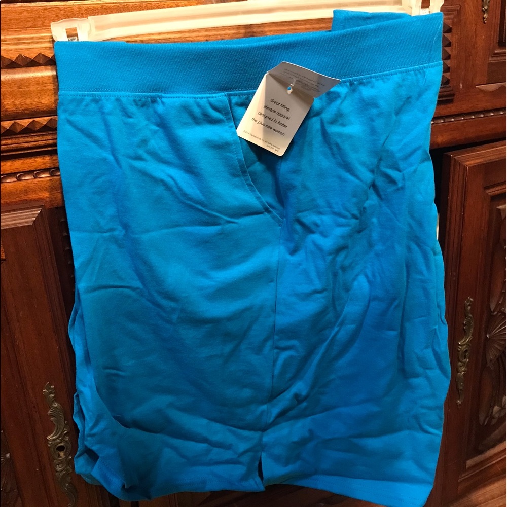 New 3x shorts w/cuffs blue nice